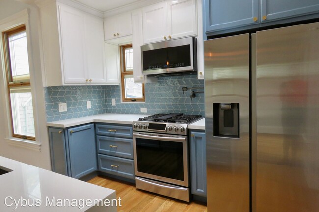 Building Photo - 3 br, 2 bath House - 2732 Diamond St
