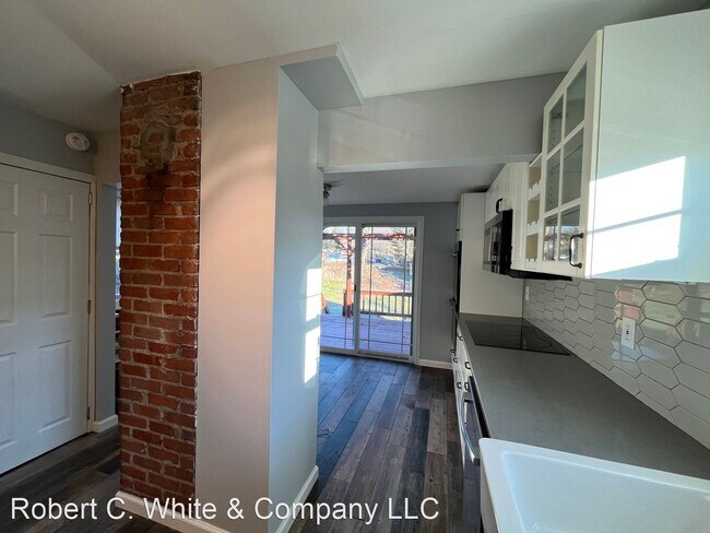 Building Photo - 2 br, 2.5 bath House - 310 Tryon Street