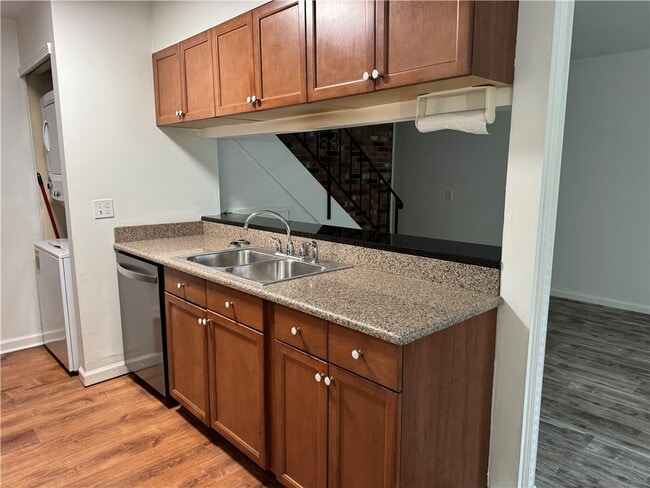 Building Photo - 136 Milrace Dr