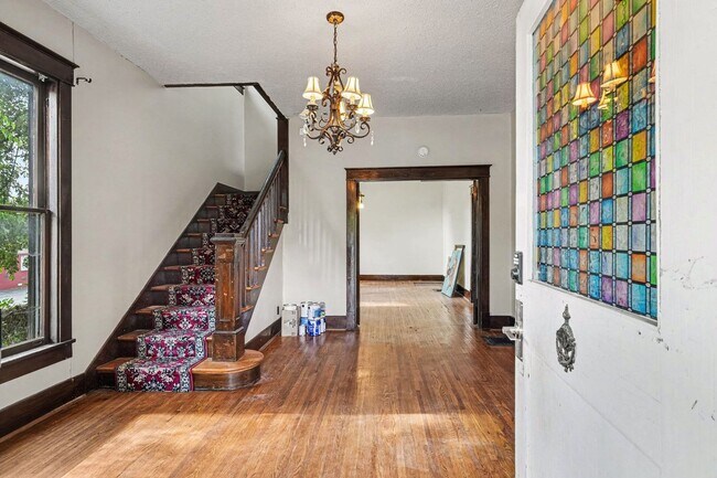 Foto del edificio - 617 Shelby Ave