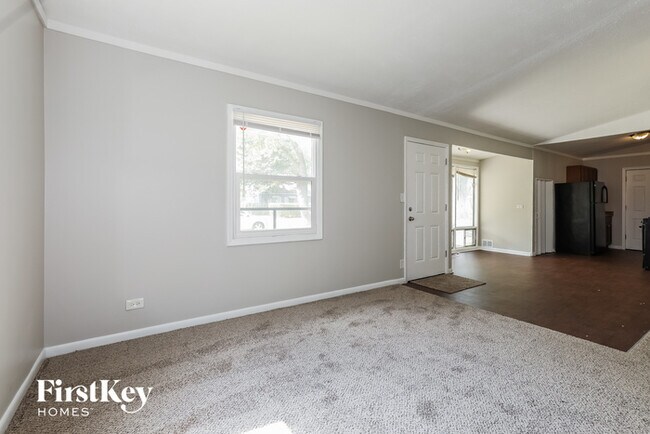 Building Photo - 16759 Artesian Ave