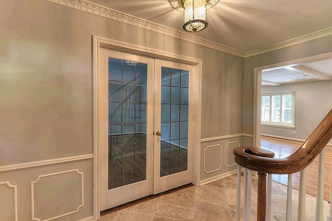 Building Photo - 14627 Carolcrest Dr