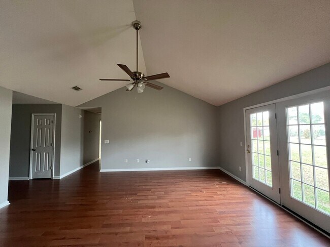 Foto del edificio - 705 Ogeechee Dr E