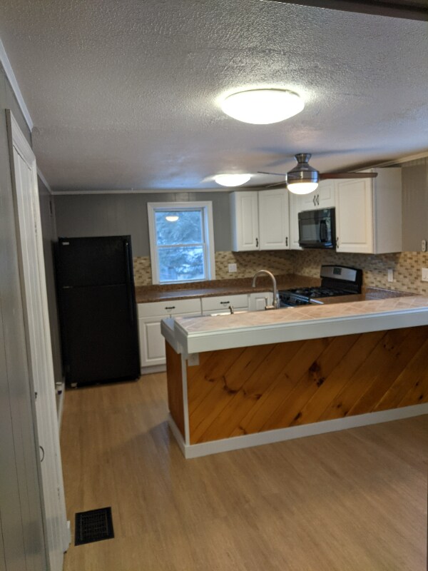 Primary Photo - 727 Danbury Rd