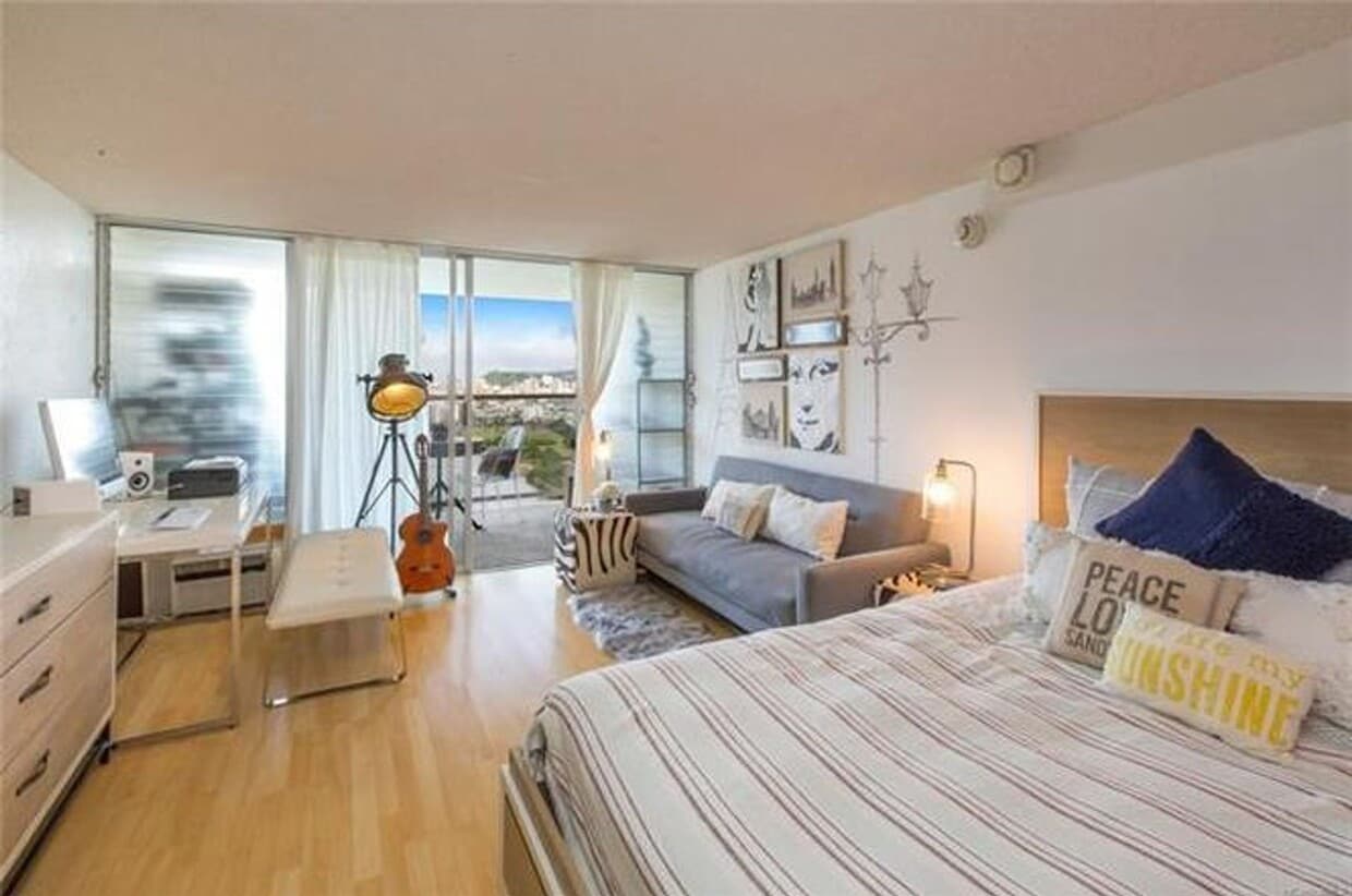Primary Photo - Island Colony furnished studio