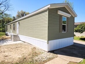 Building Photo - 520 Milan Ave