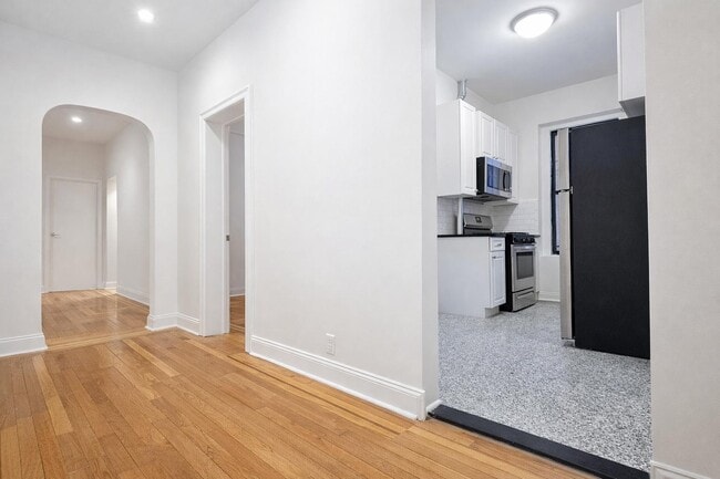 Building Photo - 664 W 163rd St