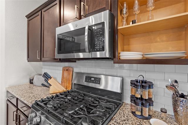 Foto del edificio - 1420 Alamandine Ave