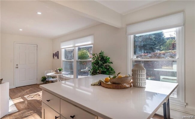 Foto del edificio - 538 Linwood Ave