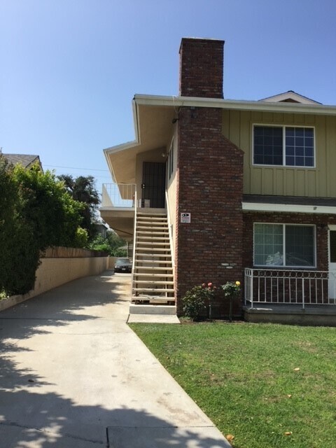 Building Photo - 328 W Lexington Dr