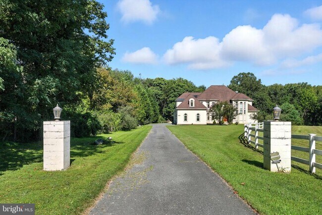 Foto del edificio - 13533 Magruder Farm Ct