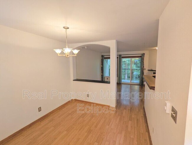 Building Photo - 5000 NW Village Park Dr