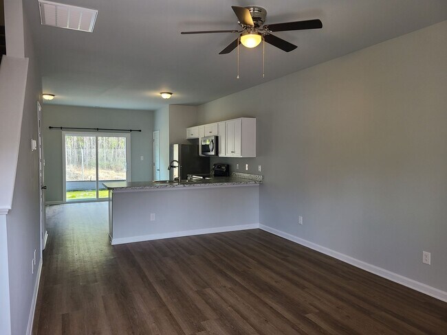 Foto del edificio - Beautiful end unit - 2 bedroom 2.5 bath townhome - Holly Ridge