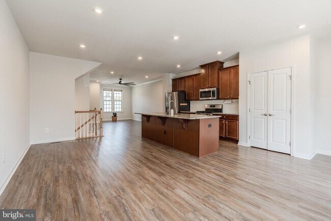 Building Photo - 18191 Red Mulberry Rd