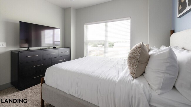 Foto del edificio - 2422 S Carrier Pkwy