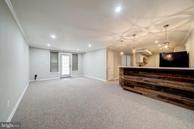 Foto del edificio - 8318 Kingsgate Rd