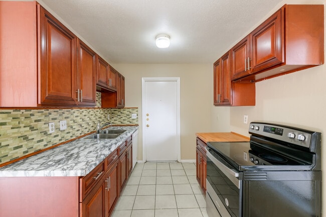 Building Photo - 9726 Hidden Cross