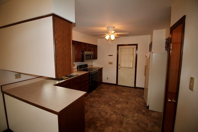 Building Photo - 652 Stoner Trail Road