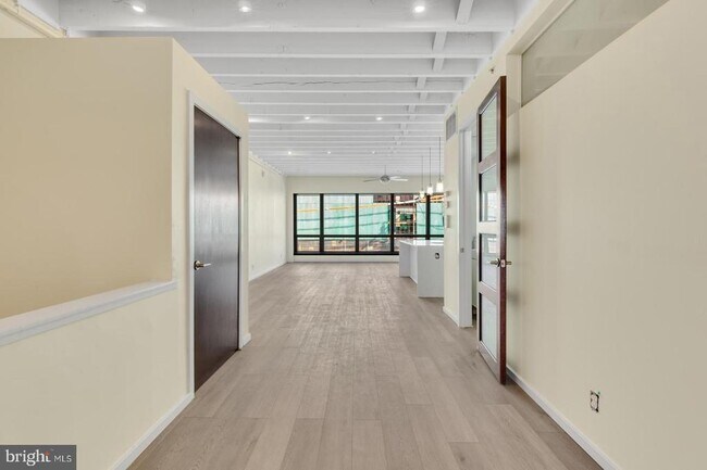Foto del edificio - 2520 E Hagert St