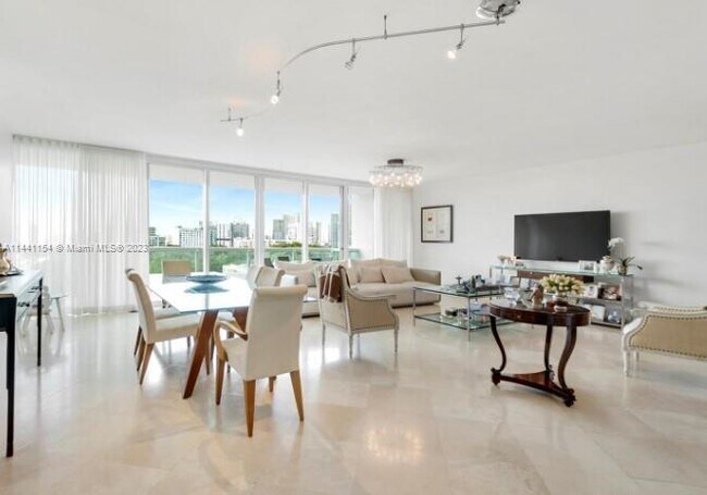 Building Photo - 1643 Brickell Ave