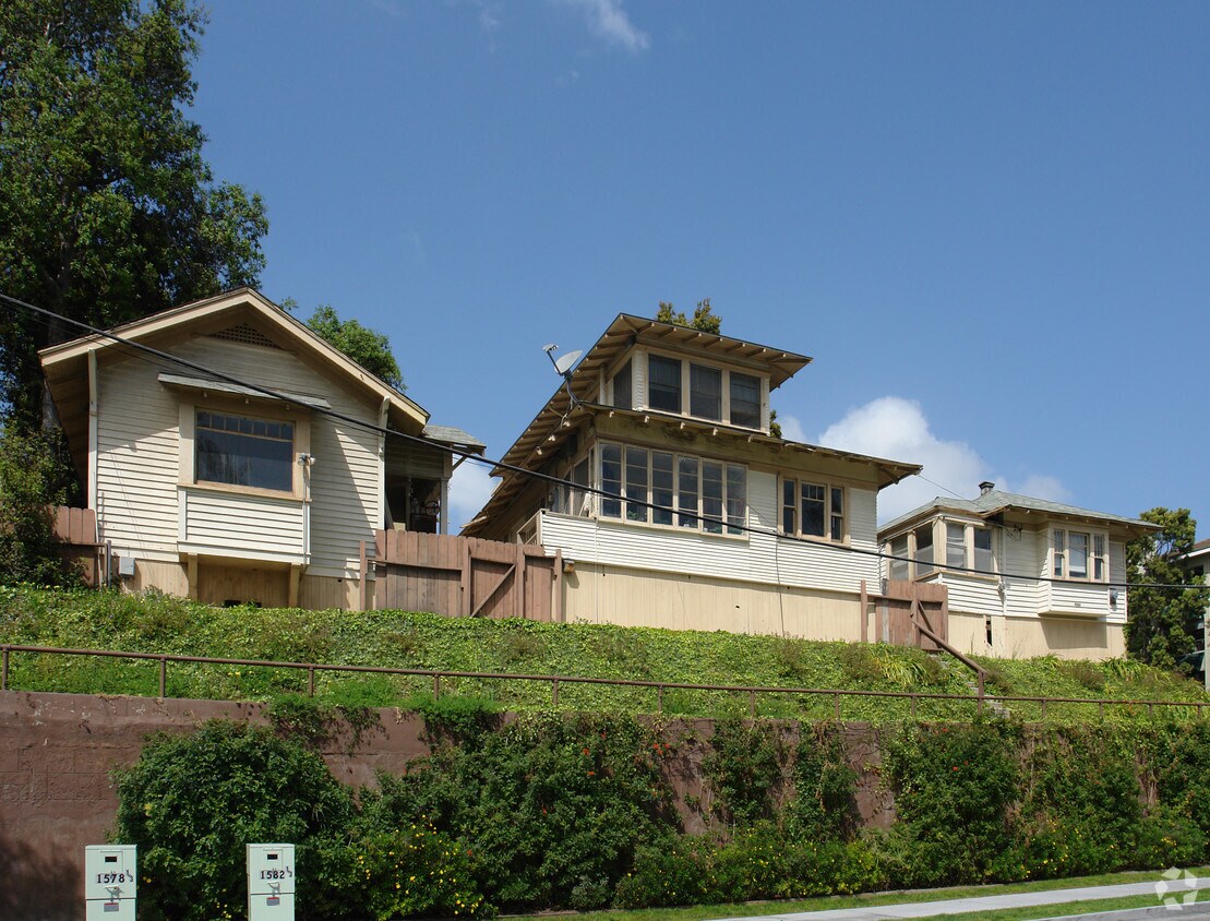 Building Photo - 1561-1575 9th Ave