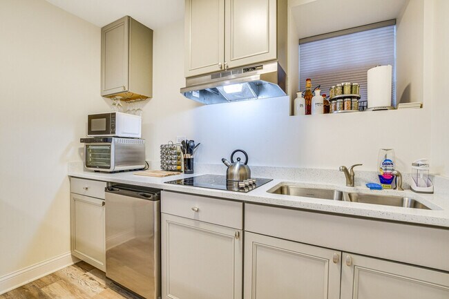 Foto del edificio - 4829 S Forrestville Ave