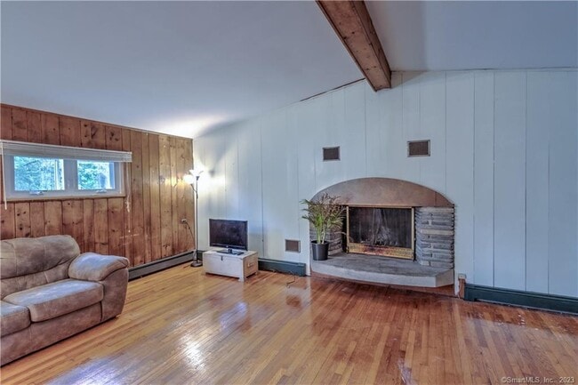 Building Photo - 38 Hawleyville Rd