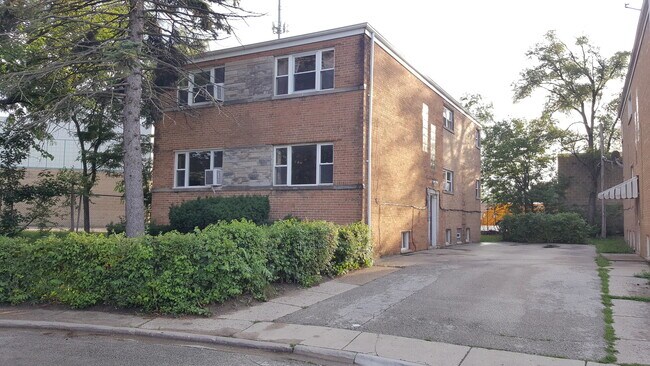 Building Photo - 9100 Lawler Ave