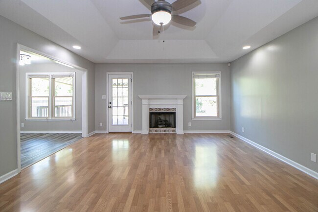 Building Photo - 2202 Kim Dr