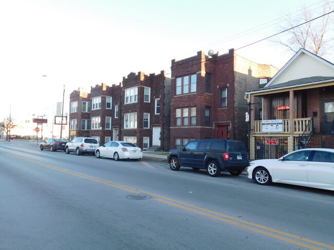 Building Photo - 3551 E 106th St