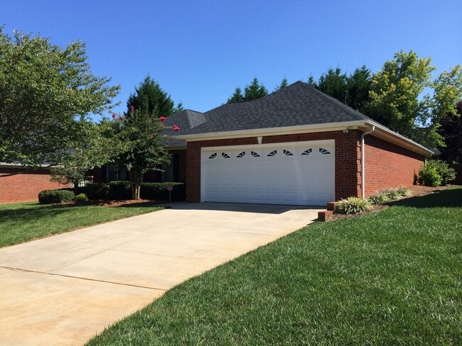 Photo - AVAILABLE TO SHOW!!! House