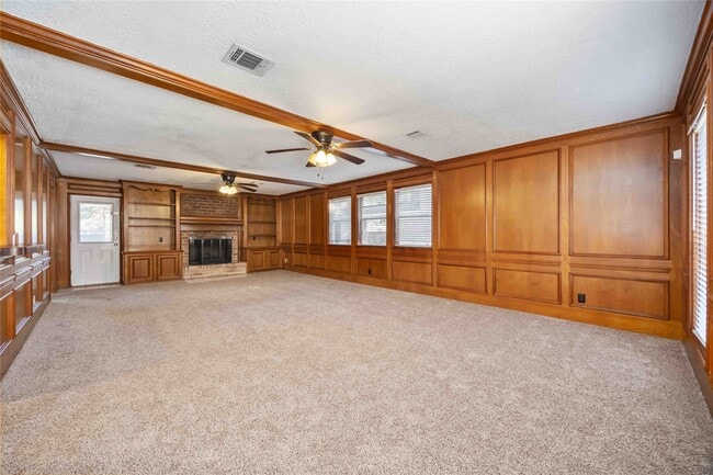 Foto del edificio - 5411 Mossy Timbers Dr