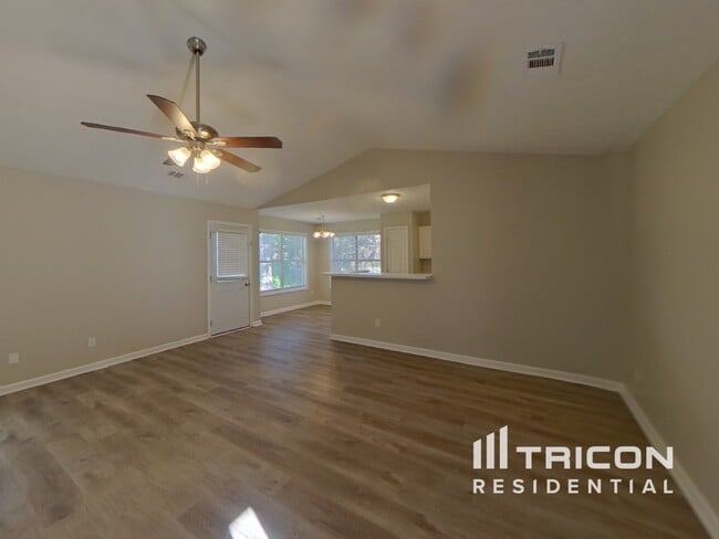 Building Photo - 329 Reisling Dr