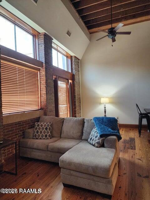 Foto del edificio - 307 N Main St