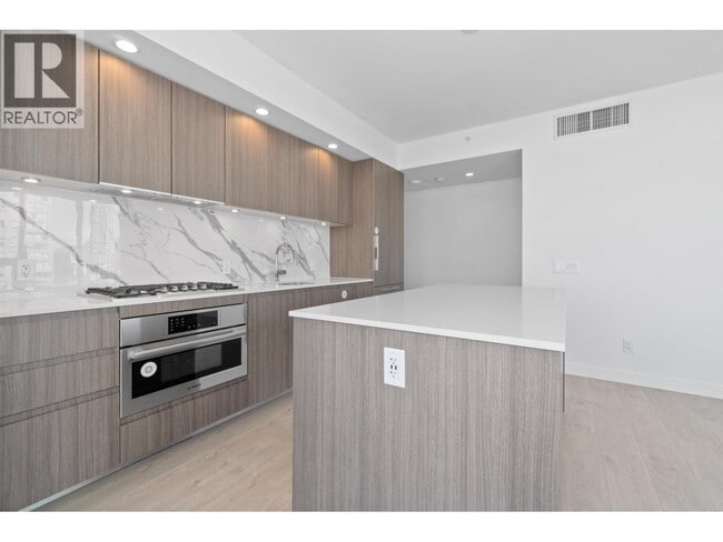 Photo du bâtiment - 6463 Silver Ave