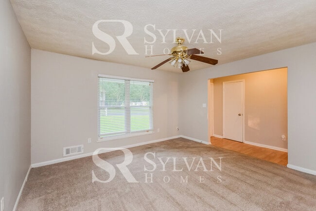 Foto del edificio - The living is easy in this 3 bedroom, 2 ba...
