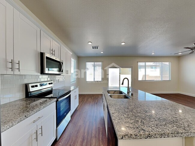 Building Photo - 74 Pyramid Lake Lane