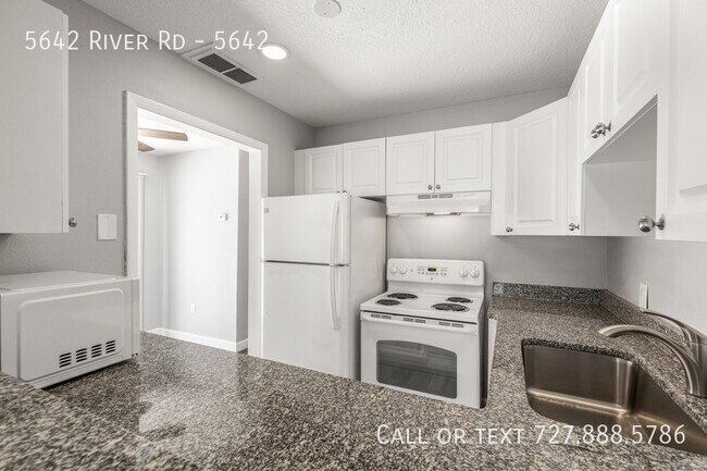 Foto del edificio - 5642 River Rd