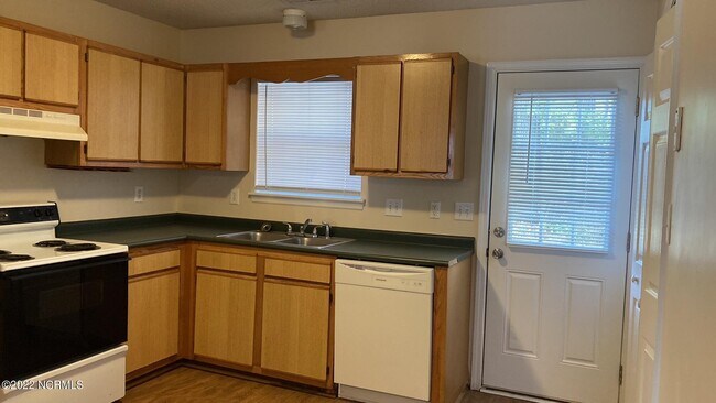 Building Photo - 219 Deer Creek Dr