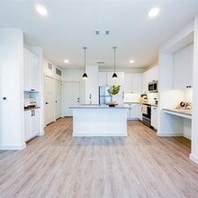 Building Photo - 501 N Ewing Ave