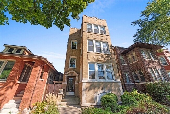 Foto del edificio - 4821 N Washtenaw Ave