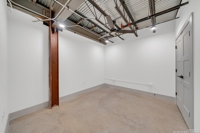 Photo - 215 Coca-Cola Pl House