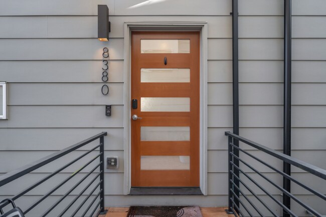 Foto del edificio - 8380 Loyal Way NW