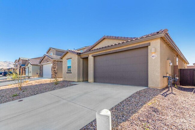 Foto del edificio - 8013 S Silver Lillie Way