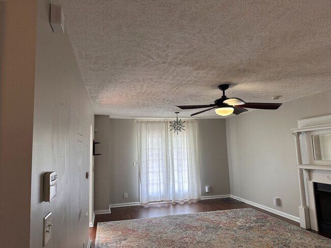 Building Photo - Beautiful 3 Bedroom 2 1/2 Bath Home For Rent!