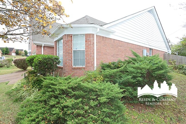 Foto del edificio - 2189 Rocky Stream Dr