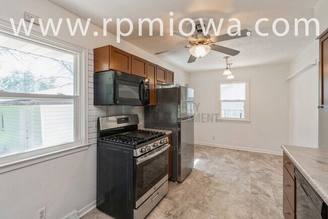 Building Photo - 1806 Larnard Dr