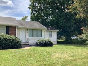 Building Photo - 69 Russell Woods Dr