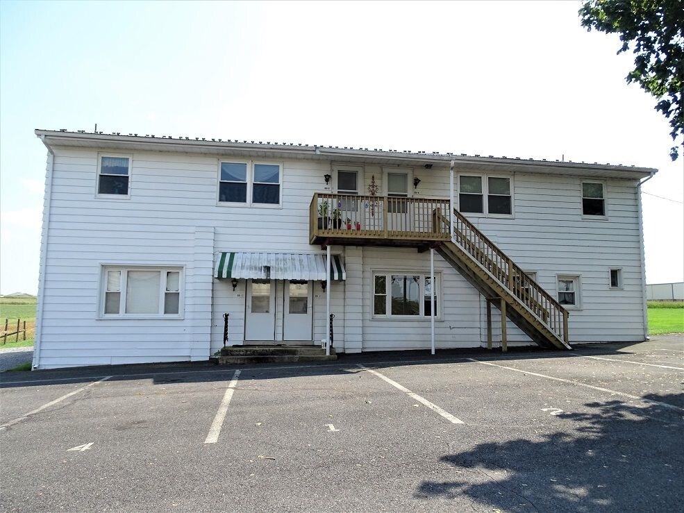 66 Galenson Ln Unit 2, New Holland, PA 17557 Room for Rent in New