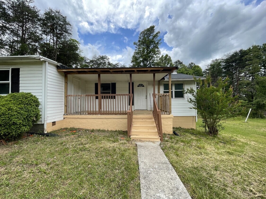 Foto principal - 1165 Hawkins Rd